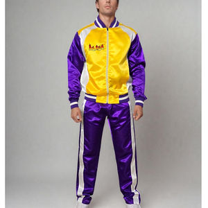 Nuevo conjunto deportivo de dos piezas de satén para hombre, cómodo, para uso diario informal, con bloques de color y logotipo bordado personalizado, conjunto para correr. - Product Image 1