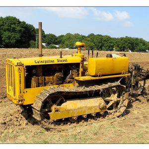 Tractores diésel D2 avanzados con motor de alto torque para trabajos agrícolas y de desarrollo rural - Product Image 5