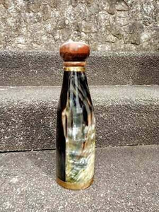Bouteille en corne de buffle naturelle faite à la main, style médiéval, pour alcool et vin, par Perfect Enterprises - Product Image 5