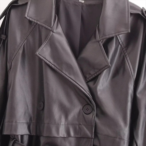 Elegante Abrigo de Cuero para Mujer con Textura Suave y Silueta Contemporánea Diseñado para Comodidad, Confianza y Elegancia Diaria - Product Image 3