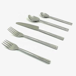 Poignée de Hockey en acier inoxydable poli miroir, ensemble de couverts de sécurité alimentaire pour Table ayant quatre pièces - Product Image 5