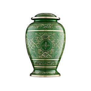 Urne classique verdante avec motif géométrique gravé, récipient commémoratif en métal avec bordure argentée et couvercle ajusté - Product Image 2