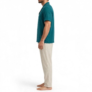 Ensemble pyjama pour homme, couleur vert sarcelle, manches courtes, chemise boutonnée et pantalon de détente crème avec passepoil contrasté - Product Image 4