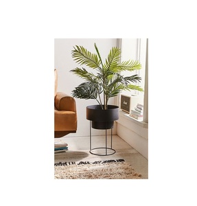 Jardinière en métal classique avec support, fabriquée avec des matériaux durables pour des présentations élégantes et décoratives dans le jardin ou la maison - Product Image 6