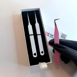 Pince à épiler pour cils en poudre à pointe lisse de 10 mm, avec isolation en forme de cœur découpé, anti-magnétique, anti-statique, à 90 degrés, pour une préhension parfaite - Product Image 1