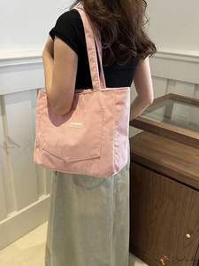 Bolso tote de mezclilla azul lavado extragrande para mujer, bolso de mano de algodón con múltiples bolsillos para compras, viajes y trabajo, sostenible. - Product Image 6