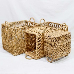 Panier de rangement en jacinthe d'eau naturelle tressé à la main avec poignées – Collection très prisée - Product Image 2