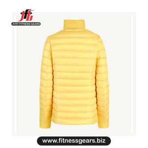 เสื้อแจ็คเก็ตผ้าควิลท์สีเหลืองสำหรับผู้หญิงของ Just Fitness Gears แขนยาว คอตั้ง ปิดด้วยซิป เหมาะสำหรับใส่ในฤดูหนาว - Product Image 2