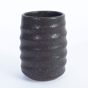 Mug à thé en céramique mate 200 ml, corps texturé ondulé pour restaurant japonais, café, hôtel - Product Image 4