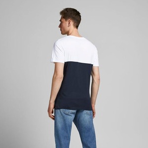 Camiseta de Manga Corta para Hombre, Cuello Redondo, Corte Regular, Estilo Casual, Tejido de Punto, Color Combinado Blanco y Azul Marino, Diseño Liso - Product Image 3
