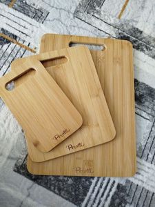 Planche à découper carrée en bois naturel de qualité supérieure avec poignée, épaisseur 1,3 cm, lavable au lave-vaisselle, planche à découper et à servir en bois rustique - Product Image 4