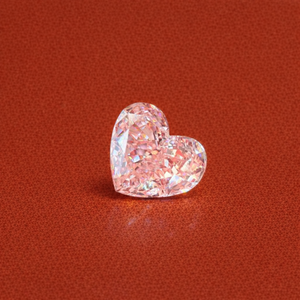 เพชรคุณภาพเยี่ยม 2.0 กะรัต รูปหัวใจสีชมพู ได้รับการรับรองจาก IGI เพชรเลี้ยงในห้องปฏิบัติการ สีแฟนซี ความสะอาดระดับ VS1-VS2 สำหรับแหวนและจี้ - Product Image 1