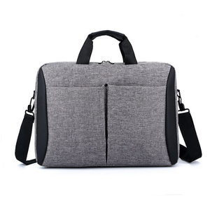 Bolsa para Portátil de 15 Pulgadas, Marca NAHEED SPORTS, Alta Calidad, Diseño Simple y Moderno, Variedad de Colores, Logotipo Personalizado, Uso en Oficina y al Aire Libre - Product Image 1