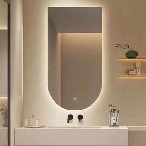 Miroir de vanité LED contemporain en verre en forme de U avec commande tactile et rétroéclairage ambiant, installation murale - Product Image 4