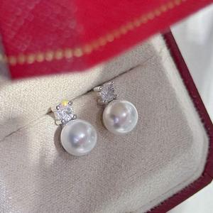 Boucles d'oreilles en or 14 carats avec croix en diamant et perle blanche de Zhuji Pearl 2025OL, perle haute qualité 7-8 mm, accessoire de luxe léger - Product Image 3