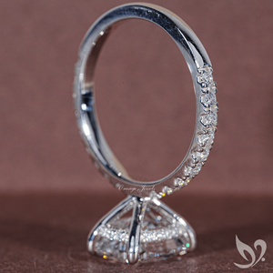 แหวนทองคำแท้ 10K ประดับเพชรทรงคุชชั่นรูปไข่ 3 กะรัต ได้รับการรับรองจาก IGI - Product Image 3