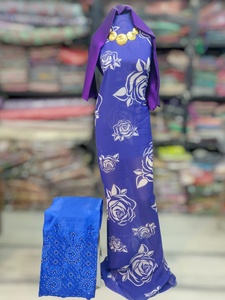 ผ้าพิมพ์ลายคลื่นนามธรรมสีน้ำเงินและสีขาวสไตล์สวิสเยอรมัน |   ชุดงานเลี้ยงและชุดแต่งงานโซมาเลียสุดหรู - Product Image 4
