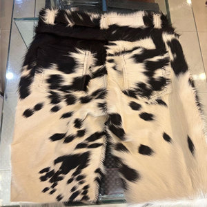 Shorts en cuir de vachette premium avec poils, style western ranch, streetwear de créateur, shorts en cuir véritable pour homme - Product Image 2