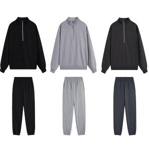 Ensemble de survêtement sportif pour femme, vert et blanc, avec haut à demi-zip et short à cordon de serrage, manches longues, respirant, idéal pour le printemps - Product Image 1