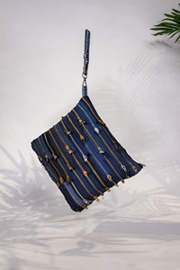 Pochette en jean faite à la main, directement de l'usine, avec fermeture éclair et poignée latérale, OEM ODM - Product Image 3