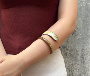 Brazalete de Cuerno de Búfalo Tallado, Artesanía Natural, Coleccionable, Ecológico, Moderno, Estilo Internacional Uttar - Product Image 4