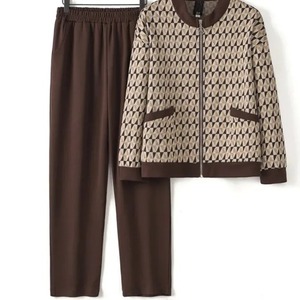 Veste universitaire à capuche pour femme, motif géométrique, en laine, garniture marron, fermeture éclair, manches longues, coupe classique, tricotée, pour l'automne - Product Image 2