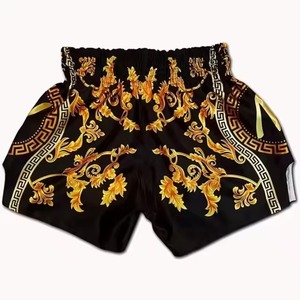 Pantalones cortos de Muay Thai hechos a medida con 100% poliéster para entrenamiento de artes marciales, combate y competición para hombres y mujeres. - Product Image 4