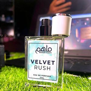 เวลเวท รัช เมน โอ เดอ ปาร์ฟูม น้ำหอมกลิ่นสดชื่นแนวทะเล ติดทนนาน บรรจุในขวดแก้วแบบสเปรย์ กลิ่นหอมสำหรับผู้ชาย ขนาด 50 มล. เหมาะสำหรับใช้ทุกวัน - Product Image 4