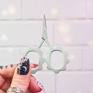 Ciseaux à broder les fleurs, petite taille, en acier inoxydable, coupe-fil tranchant, mini-outil de couture pour le bricolage et la couture - Product Image 2