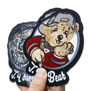 Écusson brodé Aile de Cœur Dorée de luxe à coudre, Badge en tissu, Logo pour vestes, sacs, chapeaux, chaussures, vêtements, Vente en gros - Product Image 2