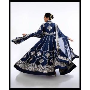 Robe de soirée 100% soie de créateur et magnifique dupatta pour occasions spéciales - Product Image 5