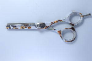 Tijeras profesionales de entresacar con recubrimiento en polvo, tijeras rectas para personalización de marca, bajo MOQ, uso en formación, tijeras ligeras - Product Image 3