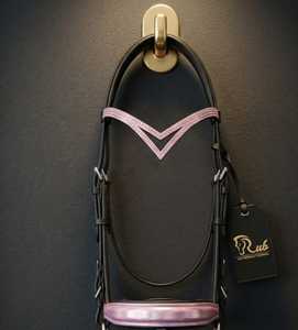 Brida de Cuero Rub International para Caballo con Ribete Rosa, Cómoda y Personalizable, Modelo 7860B para Caballos Islandeses - Product Image 2