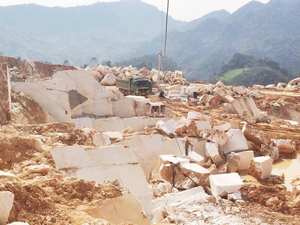 Bloques de Mármol Blanco Natural Sólido para Proyectos de Construcción a Gran Escala, Material de Piedra Cruda de Alta Calidad de Vietnam - Product Image 5