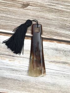 HASAN CRAFT ที่โกยรองเท้าทำมือจากเขาควายธรรมชาติขัดเงา เป็นมิตรกับสิ่งแวดล้อม จากอุตะรัฐปัญจาบ สำหรับตกแต่งบ้านสมัยใหม่ ใช้งานง่าย - Product Image 4