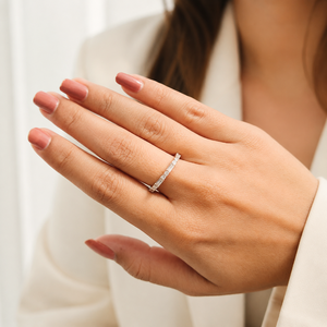 Anillo de Boda de Media Eternidad Personalizado con Diamantes Moissanite Baguette y Redondos de 0.70CT, Oro Sólido de 14K/18K, Anillo Nupcial Apilable - Product Image 6