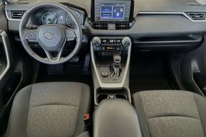 Toyota RAV4 Híbrido XLE AWD 2021 Usado en Buenas Condiciones - Product Image 4