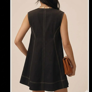 Robe trapèze mini sans manches à surpiqûres contrastées - Product Image 3