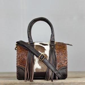 Sac Speedy en cuir avec panneau en cuir de vachette, motif floral gaufré, détail franges, poignée supérieure, fermeture éclair, style décontracté, durable - Product Image 1