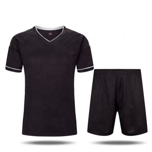 Tenue de football en mesh léger personnalisable avec logo d'équipe, maillot et short, vêtements de sport respirants pour clubs - Product Image 5