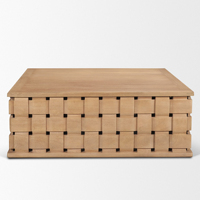 Table basse de salon moderne en bois de manguier massif, entièrement sculptée par CNC, avec des bords nettoyés, de forme carrée et une surface lisse.