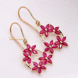 Boucles d'oreilles pendantes en rubis naturel, or jaune massif 14 carats, bijoux floraux faits à la main, bijoux fins pour femmes, cadeau de mariage - Product Image 1
