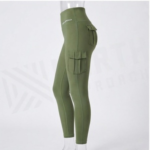 Leggings de Yoga de Cintura Alta North Approach con Bolsillos 3D, Color Verde Sólido, Sin Costuras, Elásticos en 4 Direcciones, Ropa Deportiva para Mujer - Product Image 3