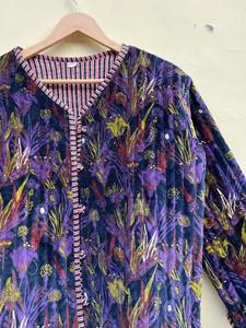 Veste matelassée en velours à imprimé feuilles bleues, veste courte réversible en coton, veste d'hiver style kimono en velours imprimé indien pour femmes - Product Image 3