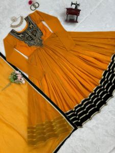ROBE DE TRAVAIL DE SÉQUENCE DE FIL DE VELOURS ATTRACTIVE D'OR CRUSH VISCOS AVEC JAUNE MOUTARDE DUPATTA - Product Image 5