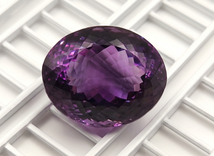 Pierre précieuse d'améthyste naturelle de qualité supérieure, taille ovale, facettée, couleur violet foncé, certifiée pour la fabrication de bijoux, ORGANIQUE - Product Image 3