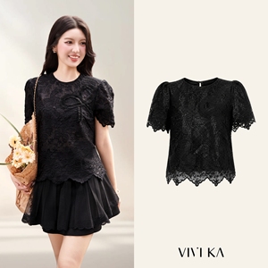 Blusa de Encaje Floral Negra de Manga Corta para Mujer con Forro de Malla y Dobladillo Festoneado, Top Elegante de Encaje Estilo Casual ASTORIE - Product Image 1