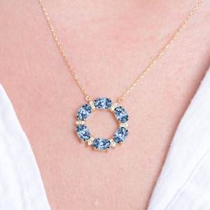 สร้อยคอรูปวงรีประดับไพลินสีน้ำเงินคอร์นฟลาวเวอร์ พร้อมจี้เงินแท้ 925 ชุบทอง 14K - Product Image 2