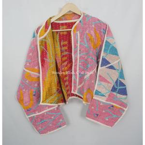 Chaqueta vintage para mujer 100% Kantha, hecha a mano en India, estilo bohemio con bordado, cierre abierto, chaquetas a la moda con estampado floral. - Product Image 4