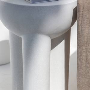 Table d'appoint en béton blanc Vandana Orion Astra, design de mobilier d'appoint minimaliste moderne - Product Image 3